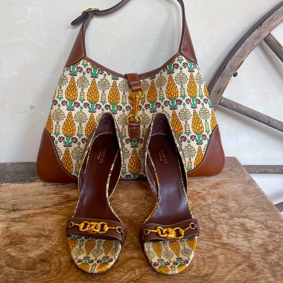 GUCCI Pineapple Print Open Toe Heels Chain Detail Only Worn Once 38.5C Italy - Picture 7 of 14